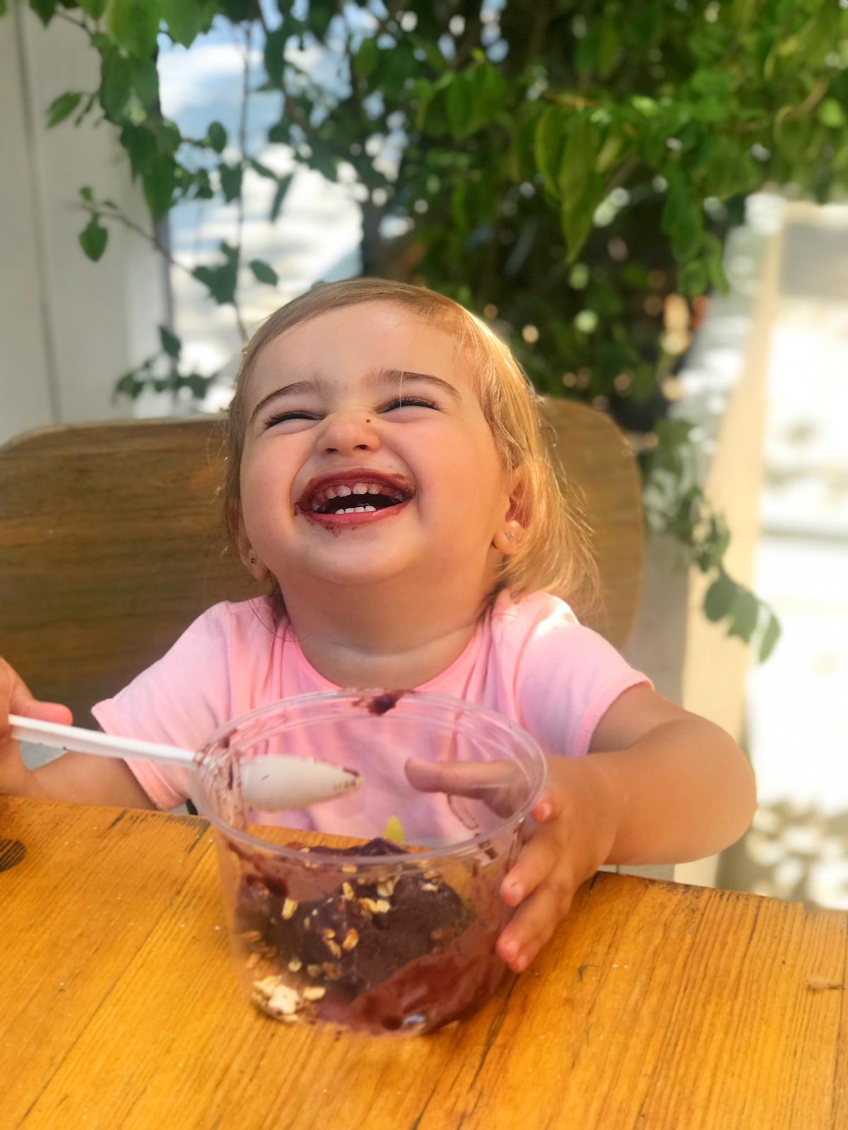 You will be surprised to see how happy your little one will be with an organic and sugar-free "ice cream".